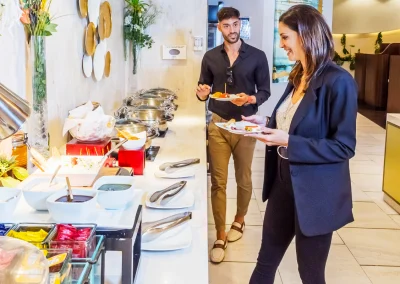 Premium Buffet VIP Lounge by MERA - MERA Business Lounge Cancun