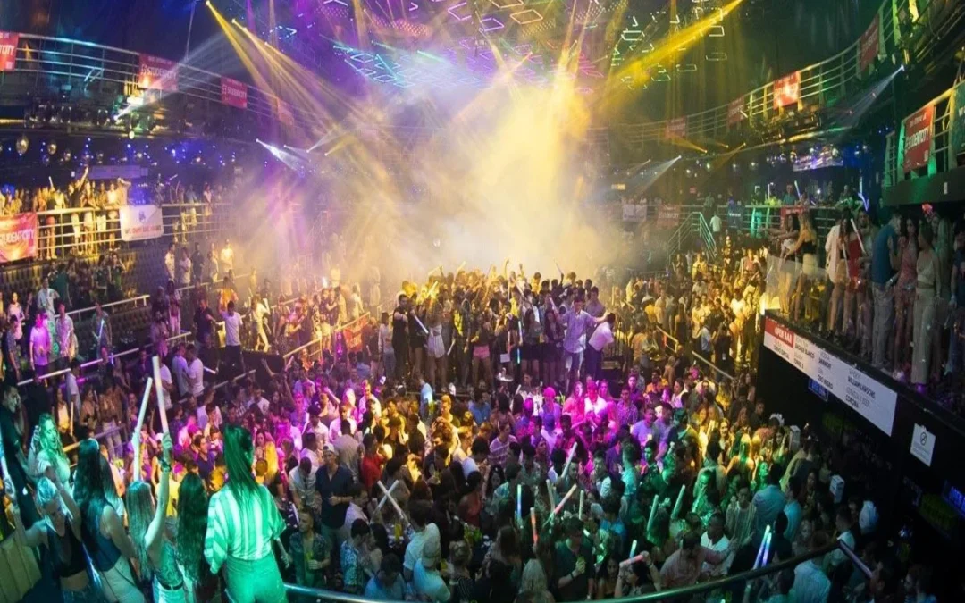 NIGHTLIFE AND ENTERTAINMENT IN CANCÚN