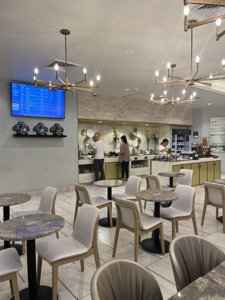 Relax and enjoy VIP Lounge by MERA in Cancun